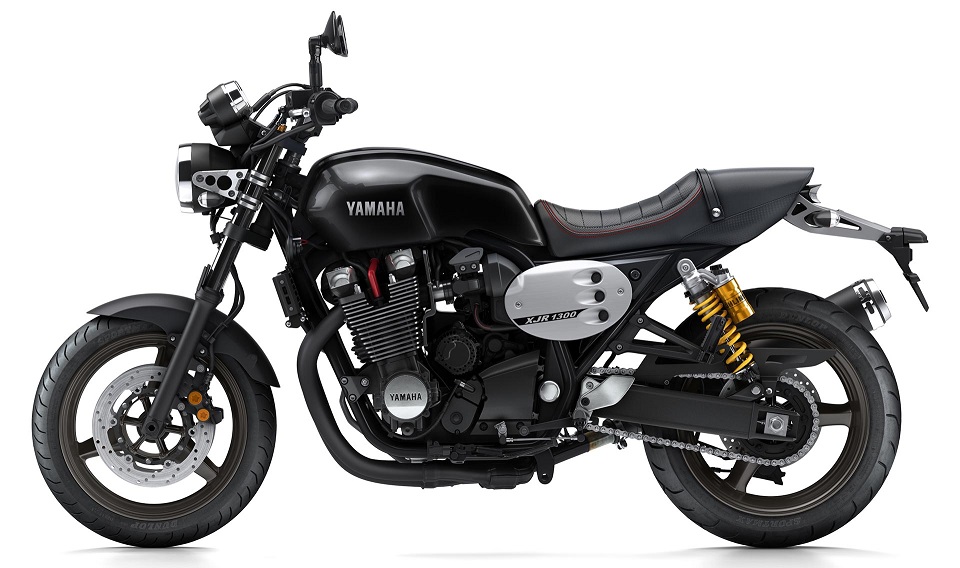 2015_YAM_XJR1300-Black-Studio4